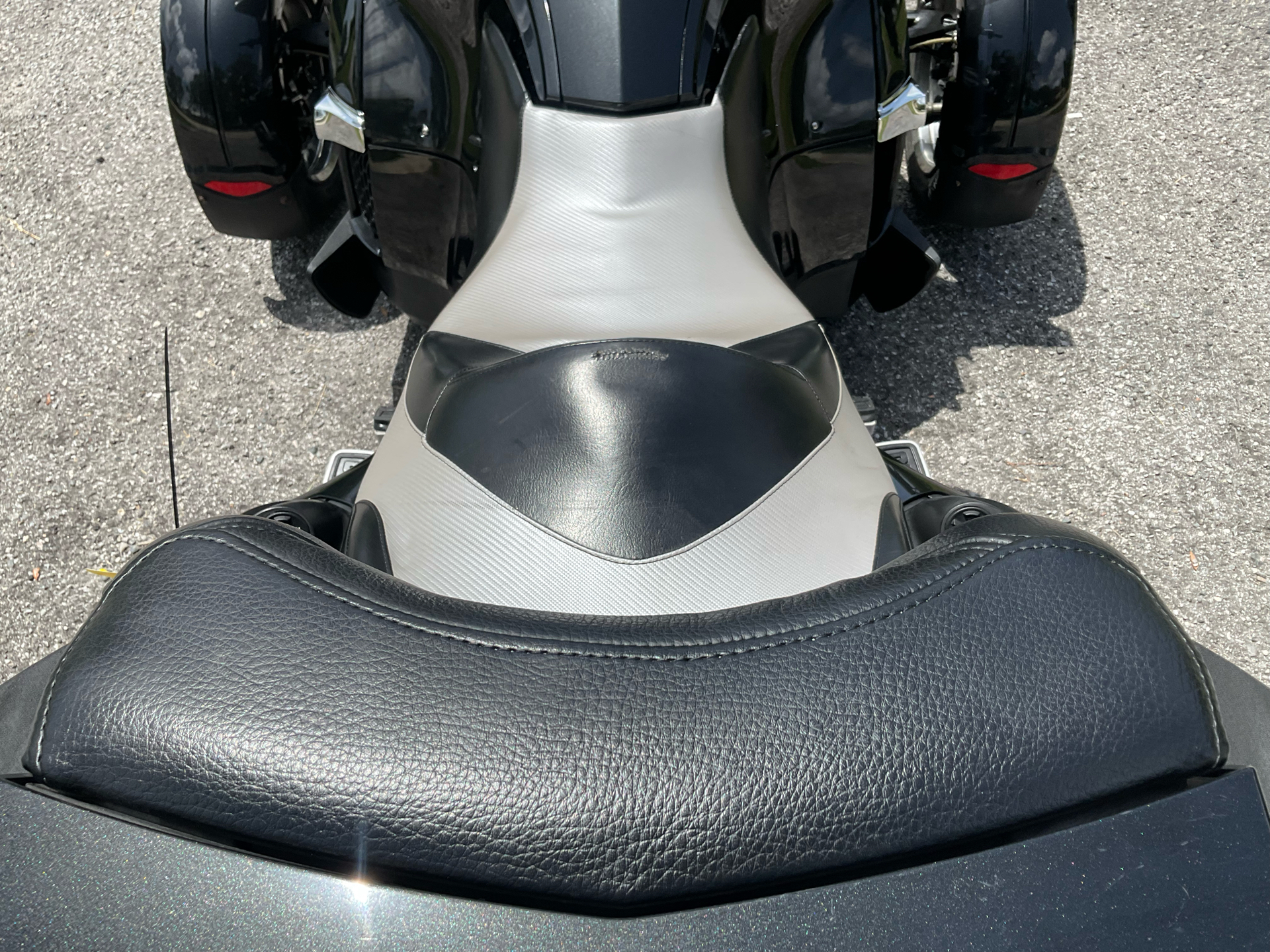 2011 Can-Am Spyder® RT-S SE5 in Sanford, Florida - Photo 25