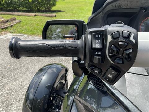 2011 Can-Am Spyder® RT-S SE5 in Sanford, Florida - Photo 30