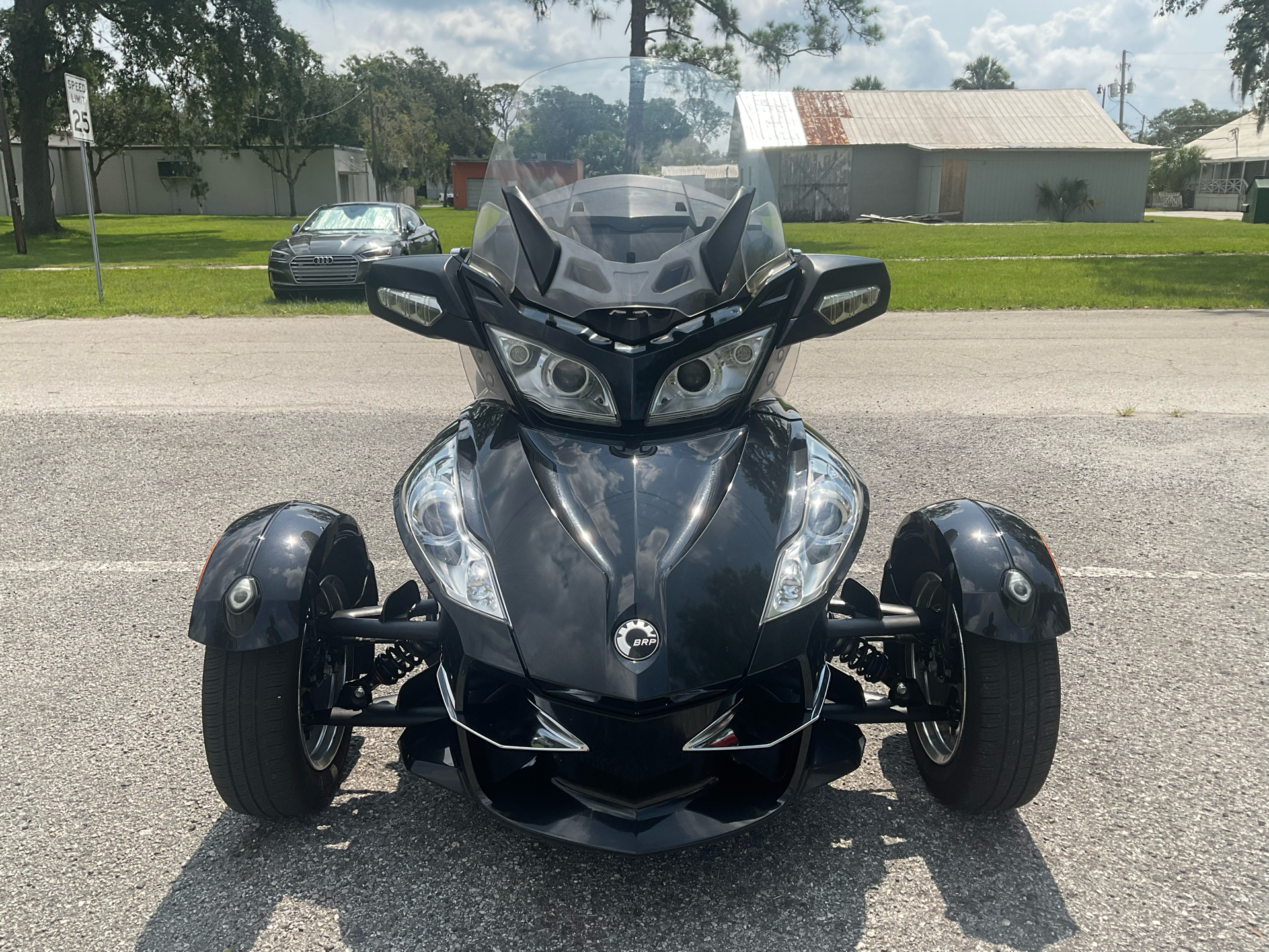 2011 Can-Am Spyder® RT-S SE5 in Sanford, Florida - Photo 4