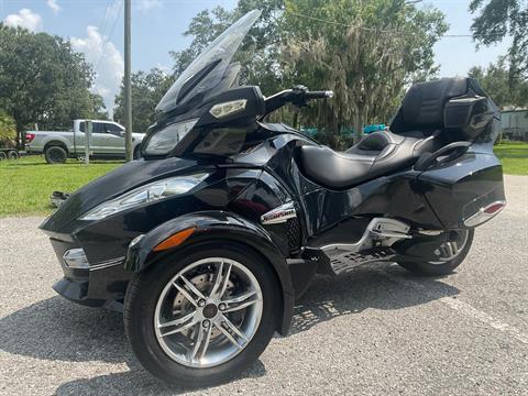 2011 Can-Am Spyder® RT-S SE5 in Sanford, Florida - Photo 6