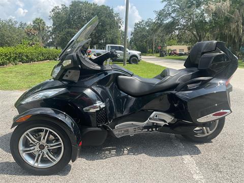 2011 Can-Am Spyder® RT-S SE5 in Sanford, Florida - Photo 7