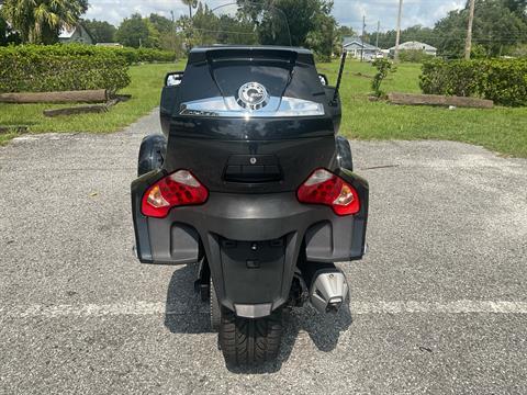 2011 Can-Am Spyder® RT-S SE5 in Sanford, Florida - Photo 9