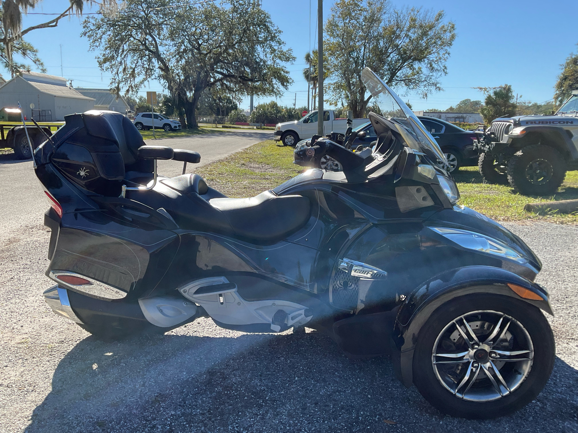 2011 Can-Am Spyder® RT-S SE5 in Sanford, Florida - Photo 7