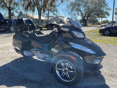 2011 Can-Am Spyder® RT-S SE5 in Sanford, Florida - Photo 6
