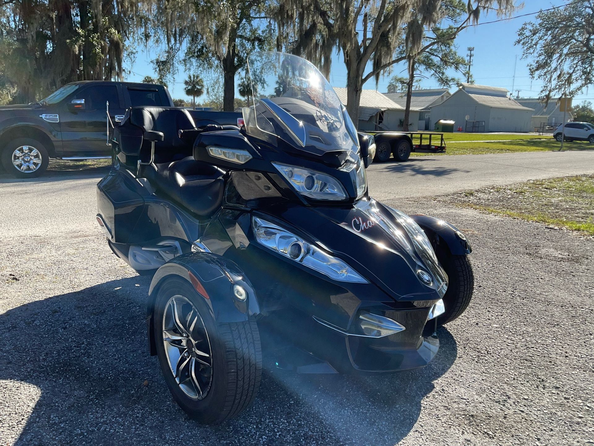 2011 Can-Am Spyder® RT-S SE5 in Sanford, Florida - Photo 5