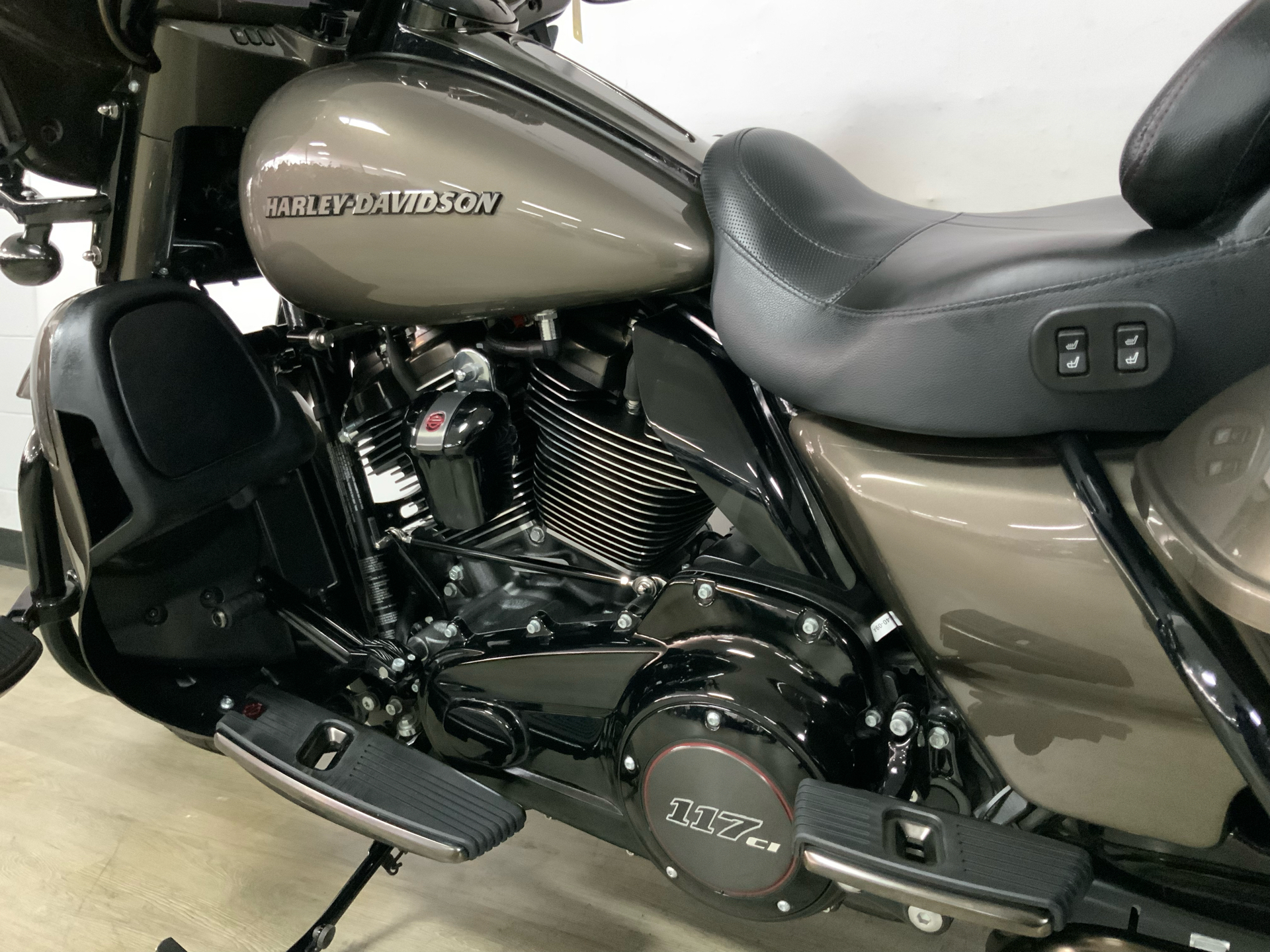 2021 Harley-Davidson CVO™ Limited in Sanford, Florida - Photo 13