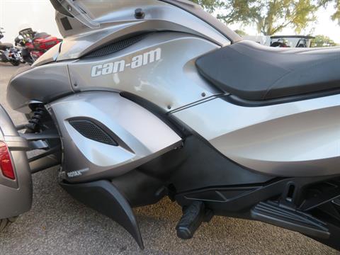 2013 Can-Am Spyder® ST-S SM5 in Sanford, Florida - Photo 21