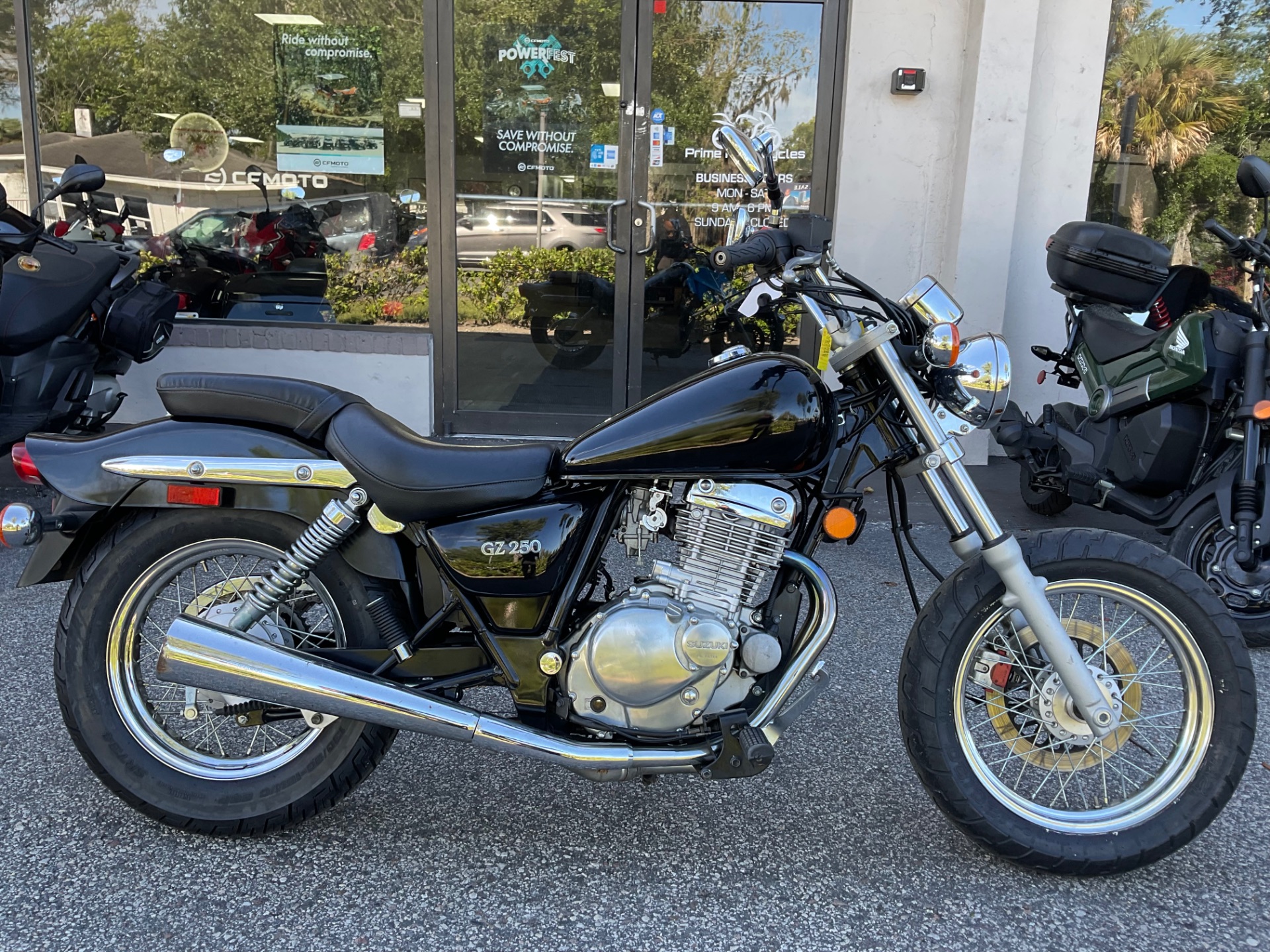 2008 Suzuki GZ250 in Sanford, Florida - Photo 7