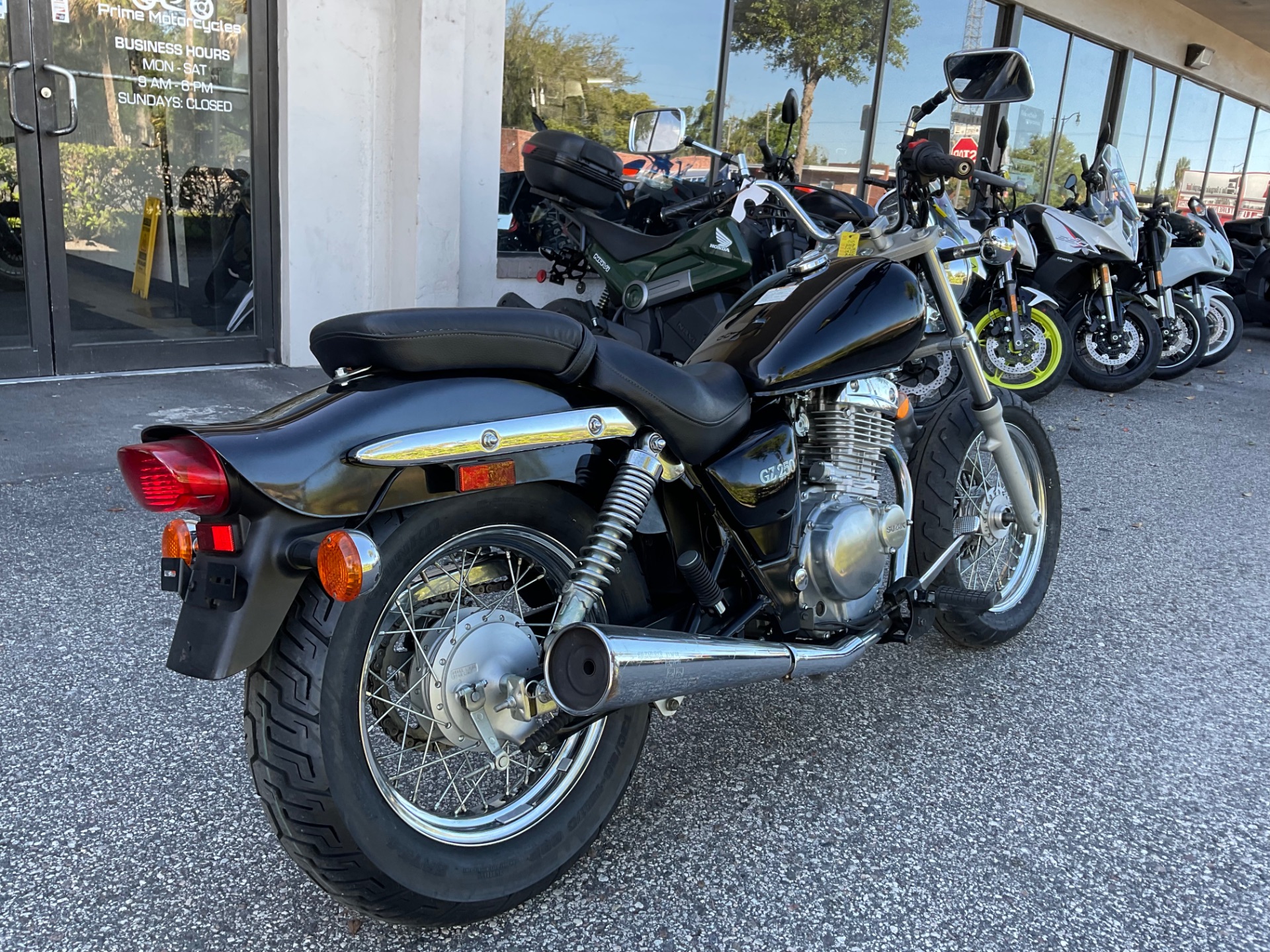 2008 Suzuki GZ250 in Sanford, Florida - Photo 8