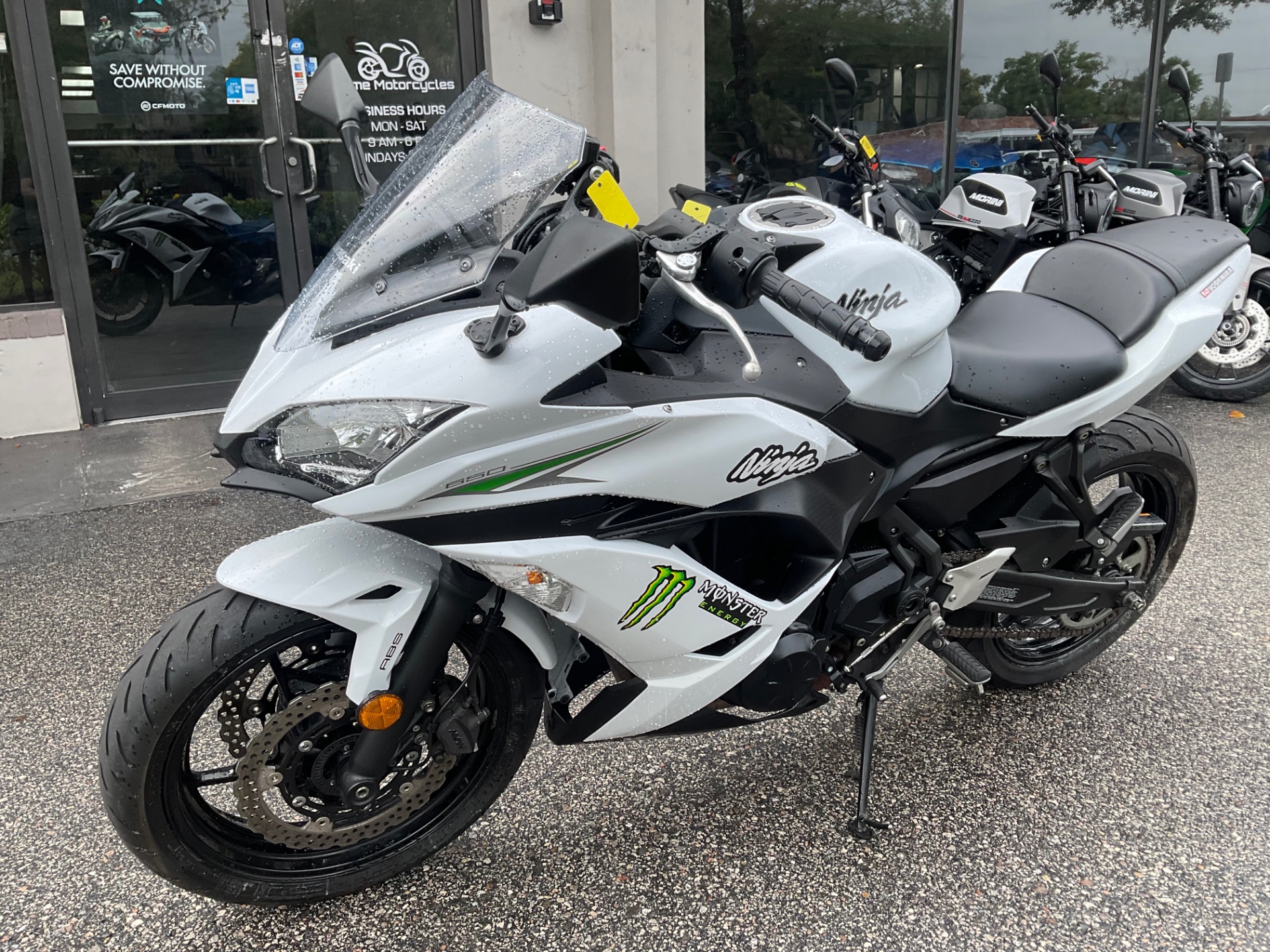 2017 Kawasaki Ninja 650 ABS in Sanford, Florida - Photo 2