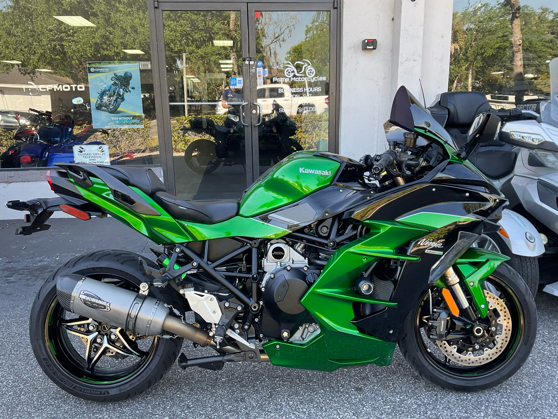 2018 Kawasaki Ninja H2 SX SE in Sanford, Florida - Photo 7