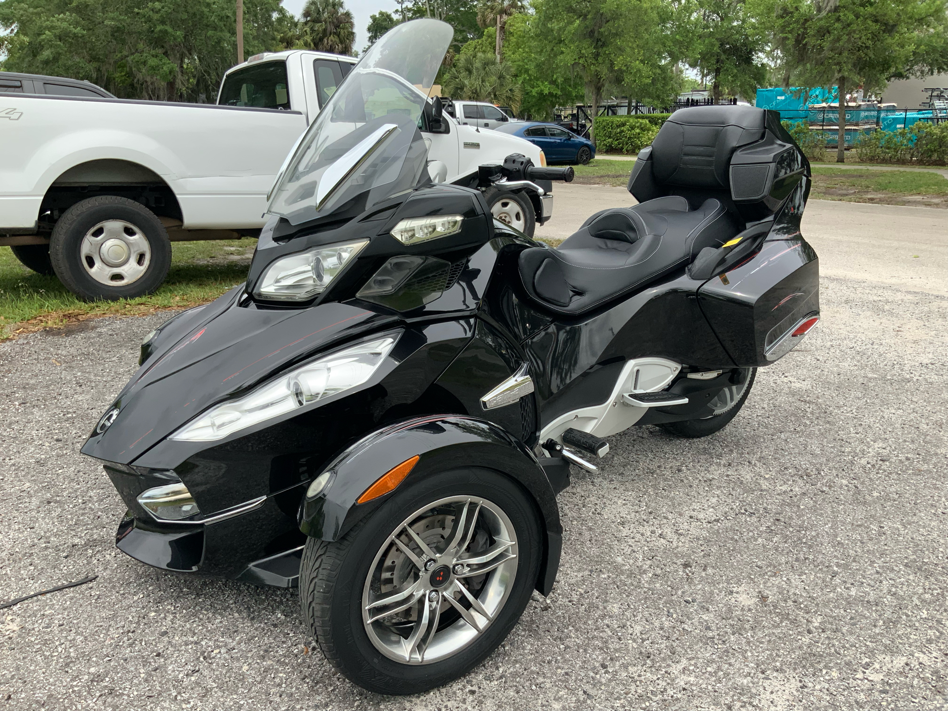 2010 Can-Am Spyder™ RT-S SM5 in Sanford, Florida - Photo 6