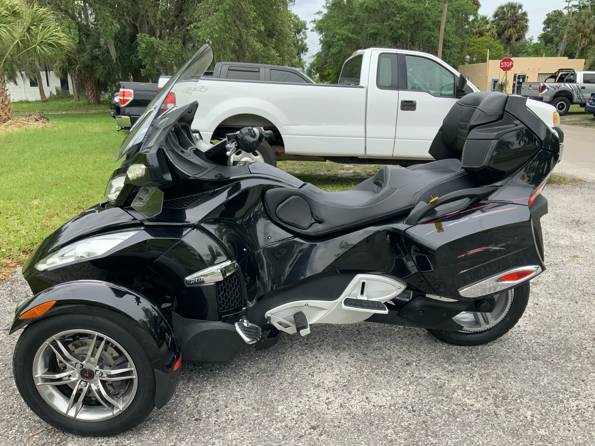 2010 Can-Am Spyder™ RT-S SM5 in Sanford, Florida - Photo 7