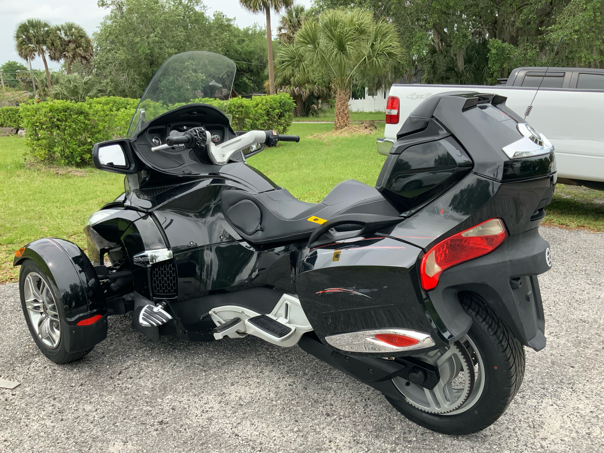 2010 Can-Am Spyder™ RT-S SM5 in Sanford, Florida - Photo 8