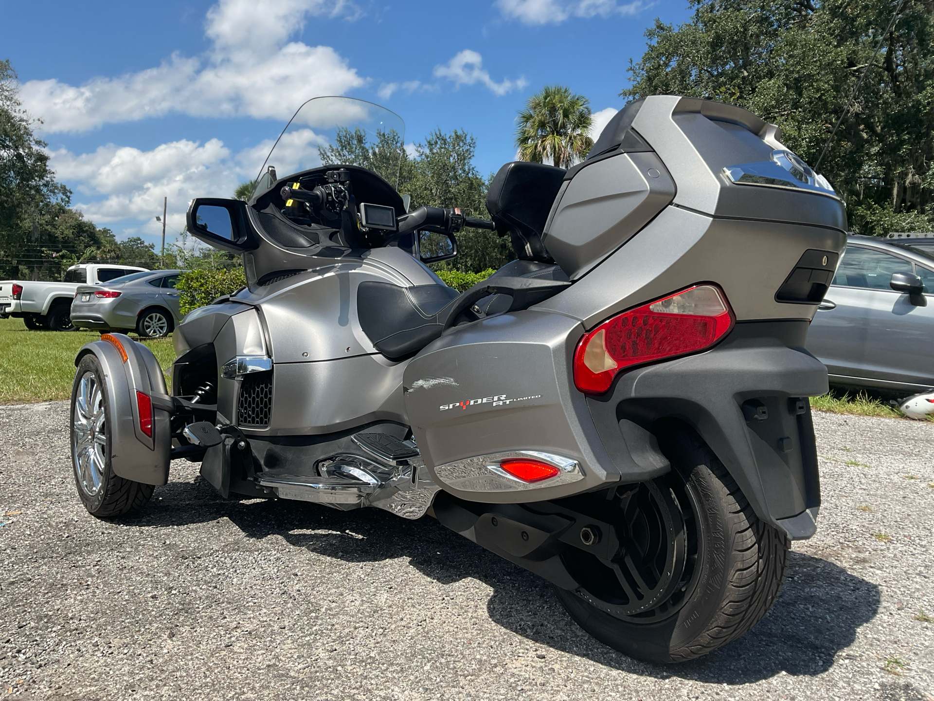 2014 Can-Am Spyder® RT Limited in Sanford, Florida - Photo 8