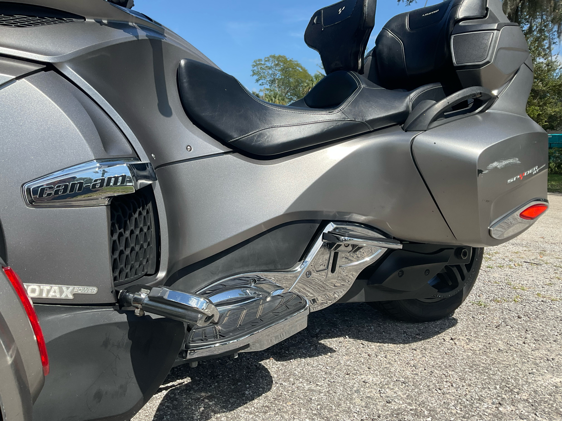 2014 Can-Am Spyder® RT Limited in Sanford, Florida - Photo 20