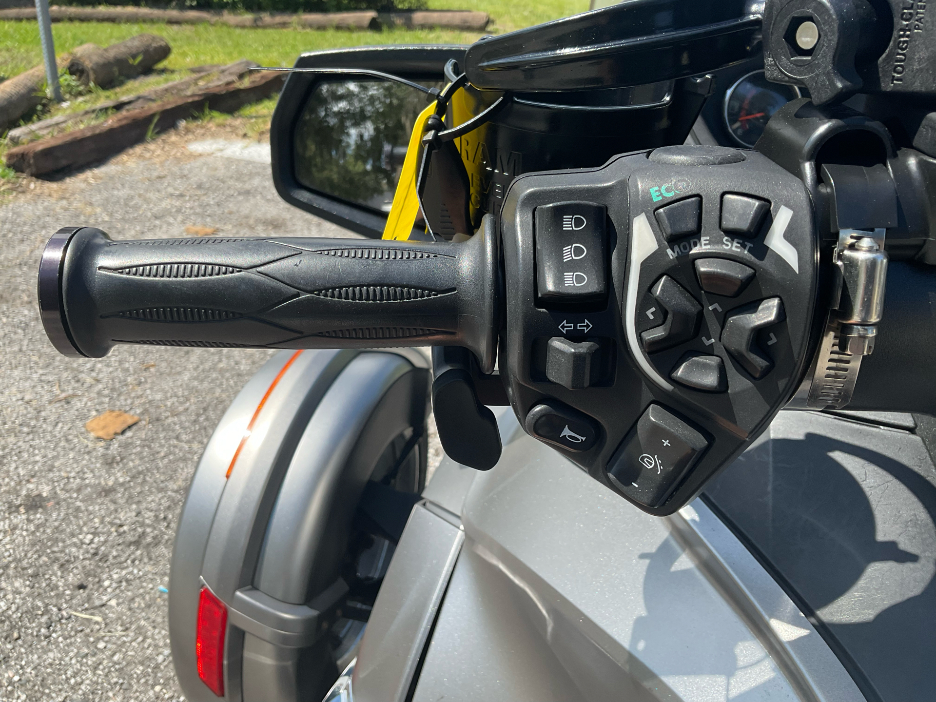2014 Can-Am Spyder® RT Limited in Sanford, Florida - Photo 31