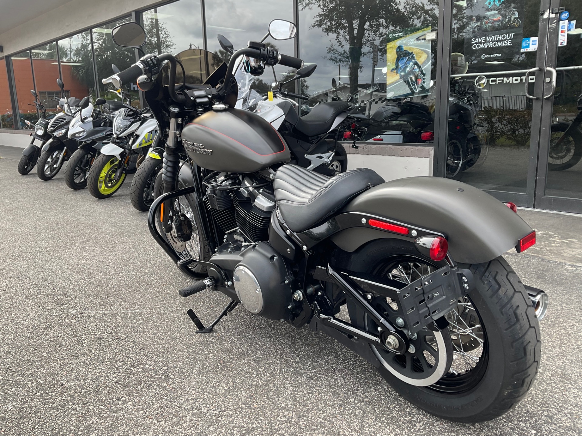 2018 Harley-Davidson Street Bob® 107 in Sanford, Florida - Photo 10