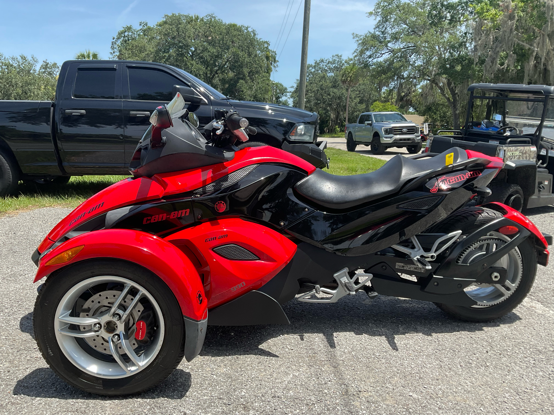 2009 Can-Am Spyder™ GS Roadster with SM5 Transmission (manual) in Sanford, Florida - Photo 7
