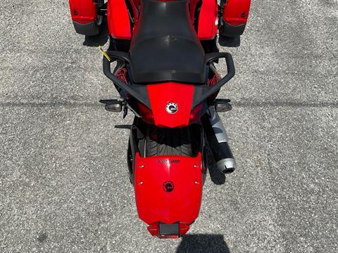 2009 Can-Am Spyder™ GS Roadster with SM5 Transmission (manual) in Sanford, Florida - Photo 24