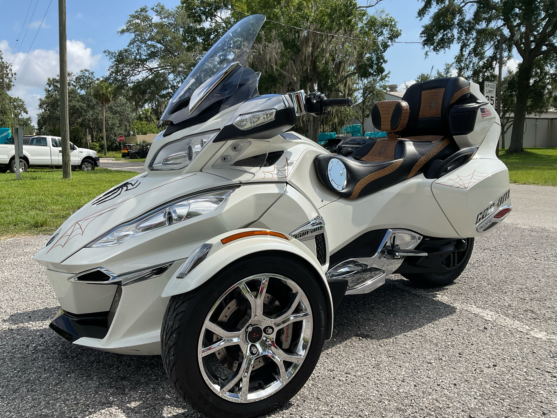 2019 Can-Am Spyder RT Limited in Sanford, Florida - Photo 6