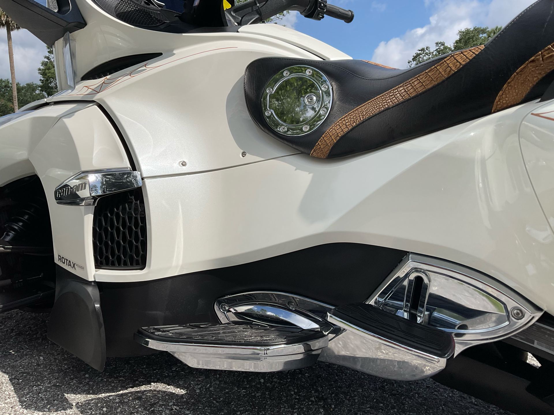 2019 Can-Am Spyder RT Limited in Sanford, Florida - Photo 21