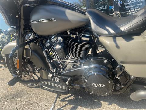 2019 Harley-Davidson Street Glide® Special in Sanford, Florida - Photo 12