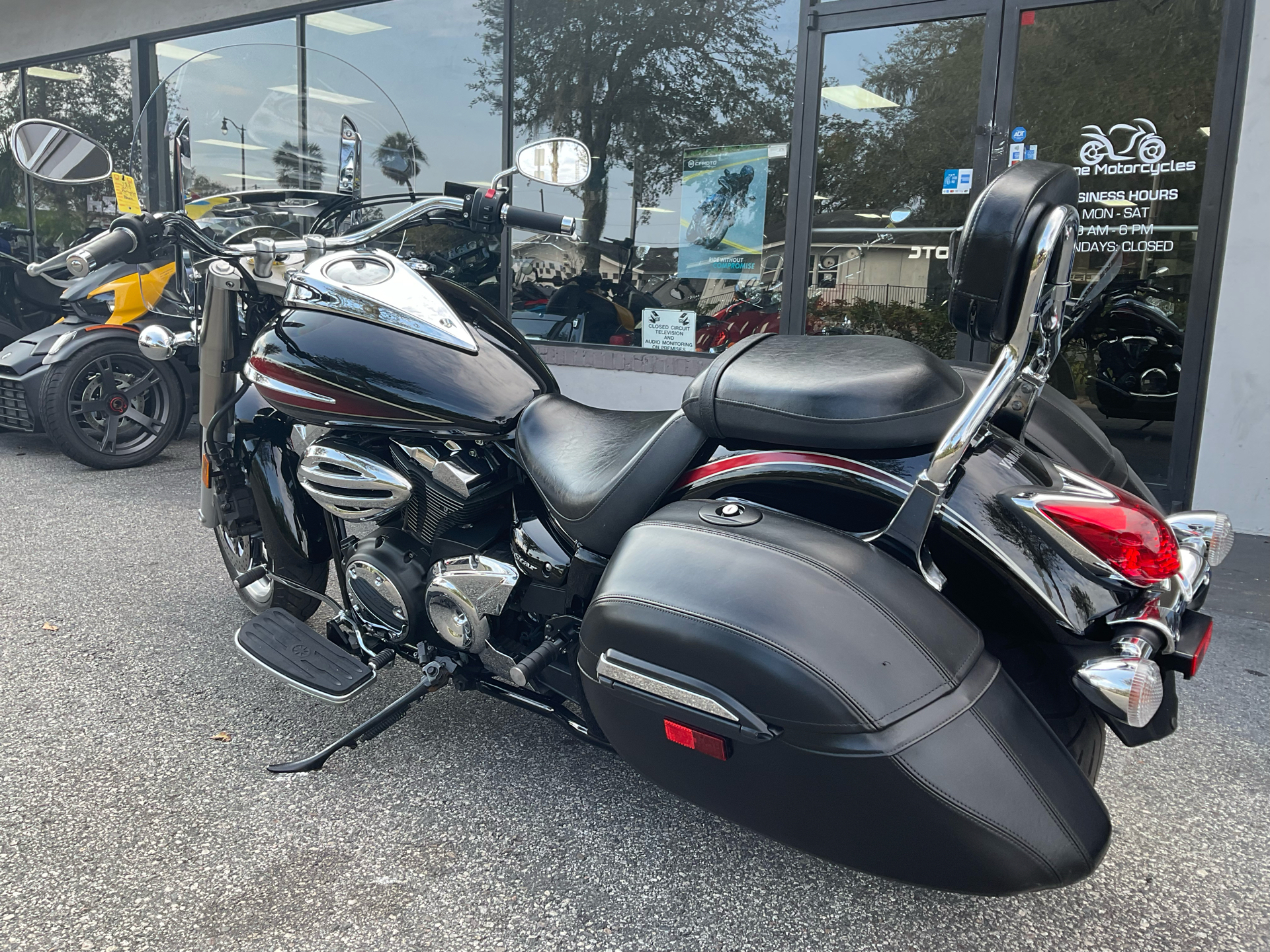 2014 Yamaha V Star 950 Tourer in Sanford, Florida - Photo 10