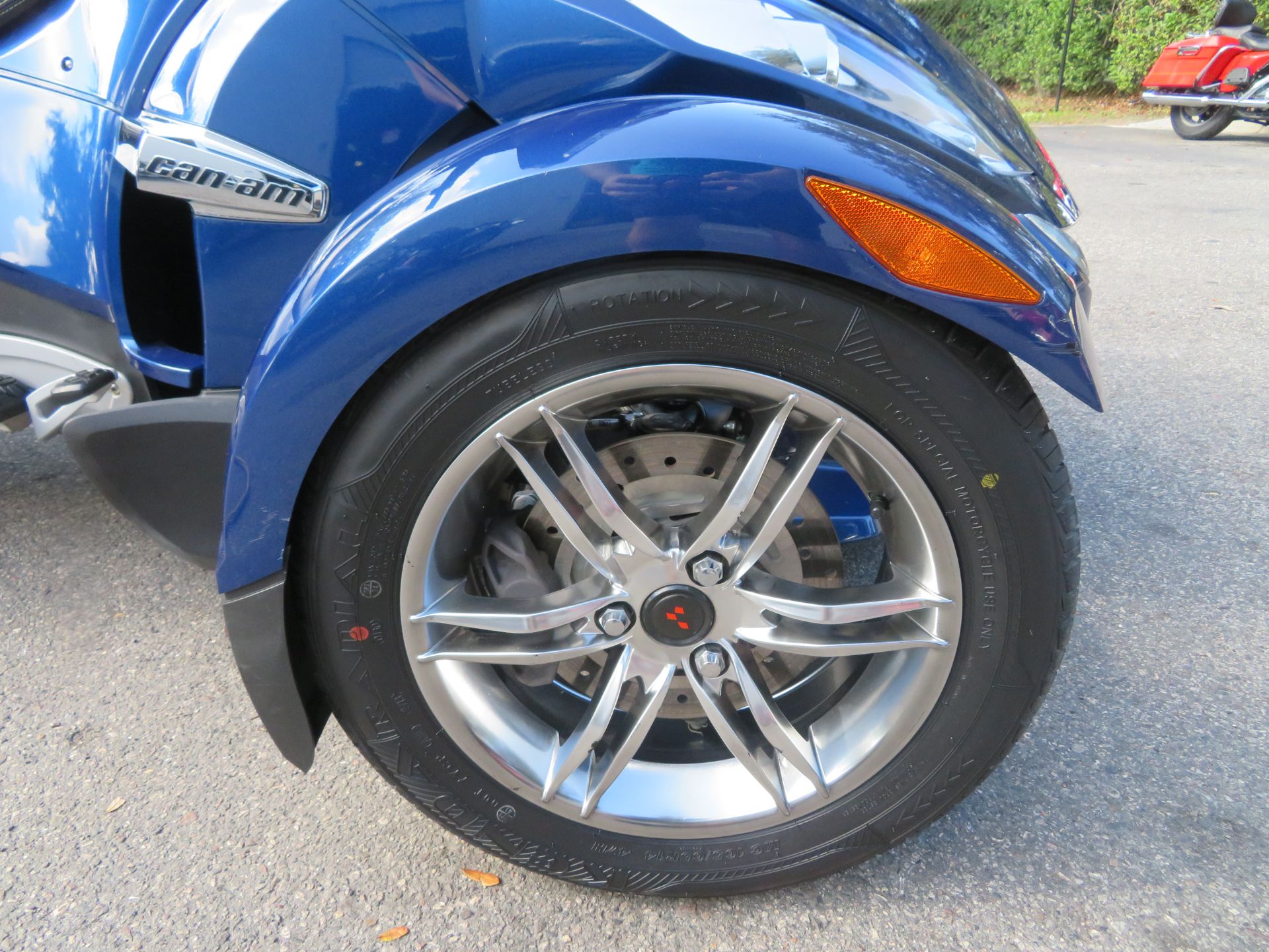2011 Can-Am Spyder® RT-S SM5 in Sanford, Florida - Photo 14