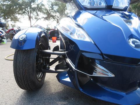 2011 Can-Am Spyder® RT-S SM5 in Sanford, Florida - Photo 15