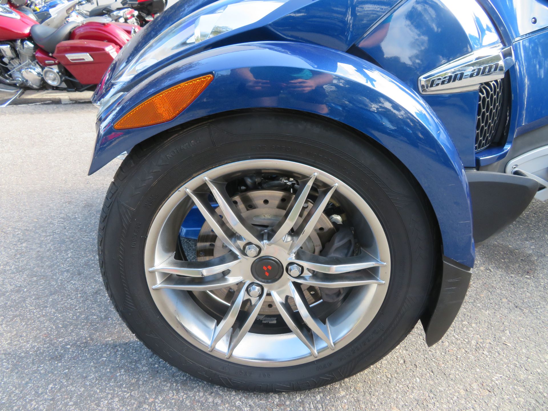 2011 Can-Am Spyder® RT-S SM5 in Sanford, Florida - Photo 19