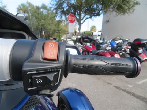 2011 Can-Am Spyder® RT-S SM5 in Sanford, Florida - Photo 33