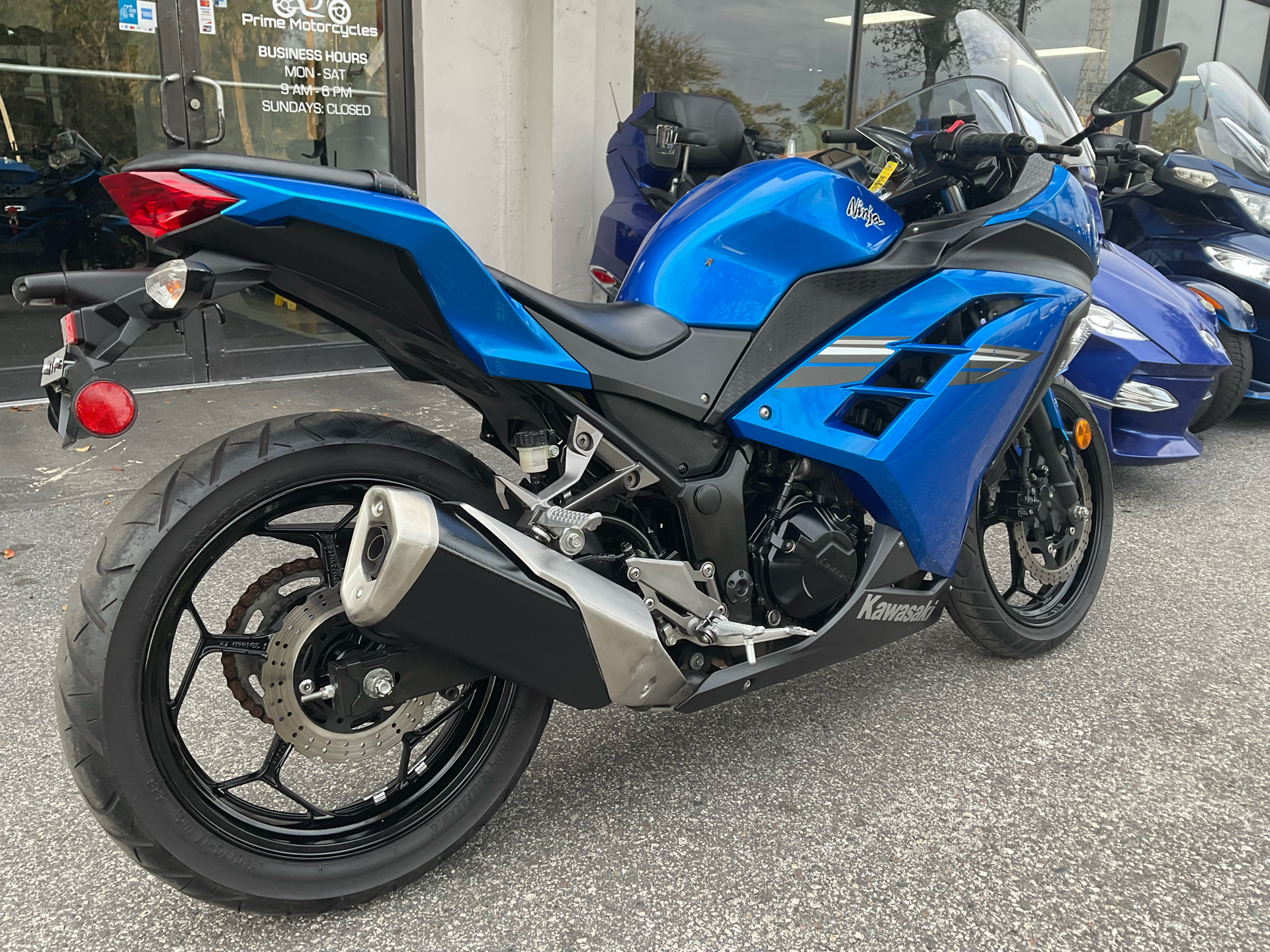 2017 Kawasaki Ninja 300 in Sanford, Florida - Photo 8