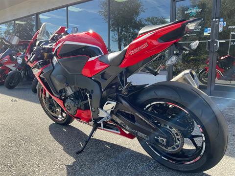 2017 Honda CBR1000RR in Sanford, Florida - Photo 10