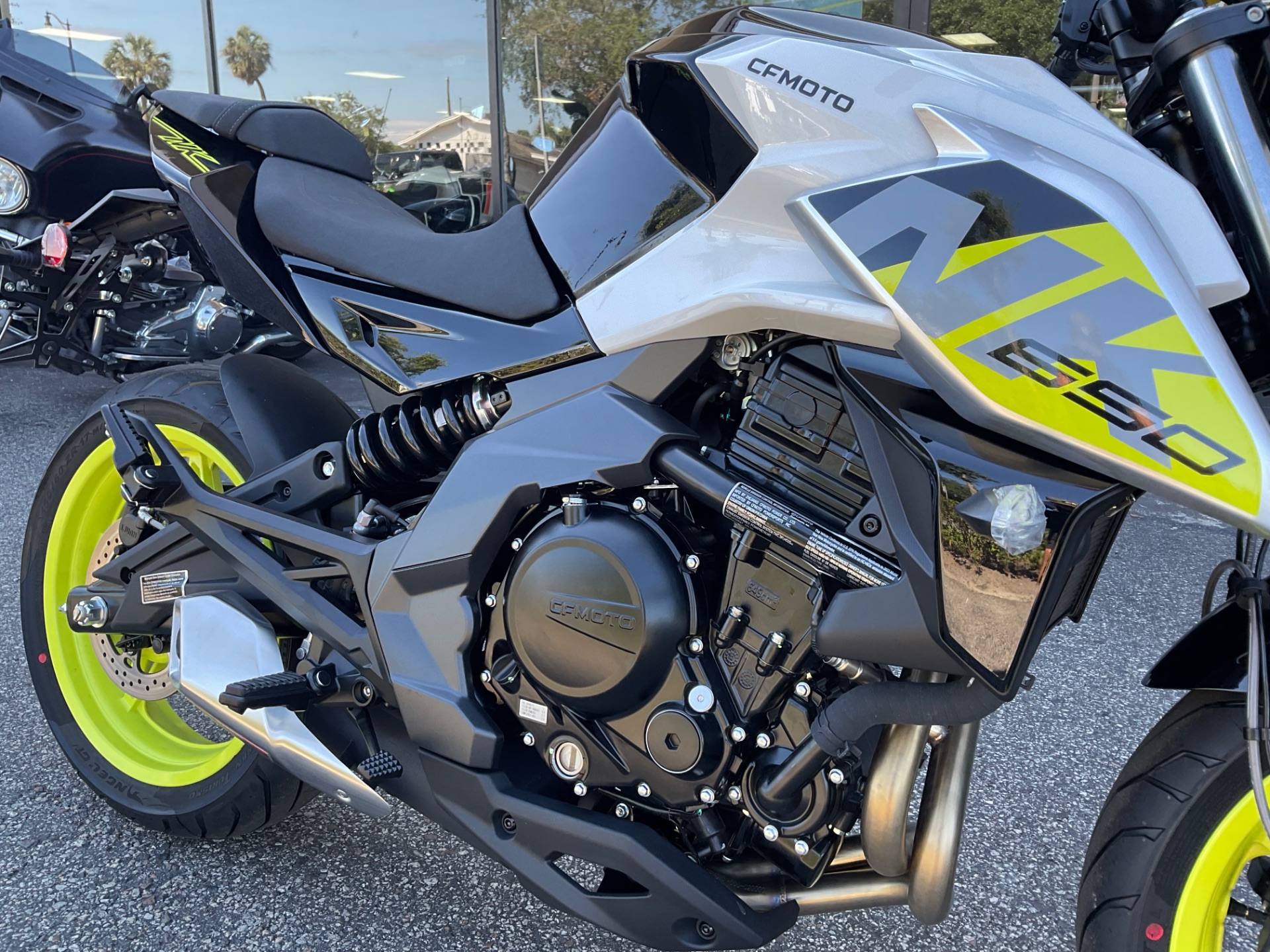 2023 CFMOTO 650NK in Sanford, Florida - Photo 18