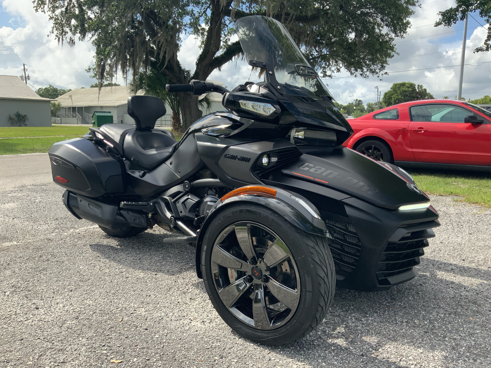 2016 Can-Am Spyder F3 Limited in Sanford, Florida - Photo 2