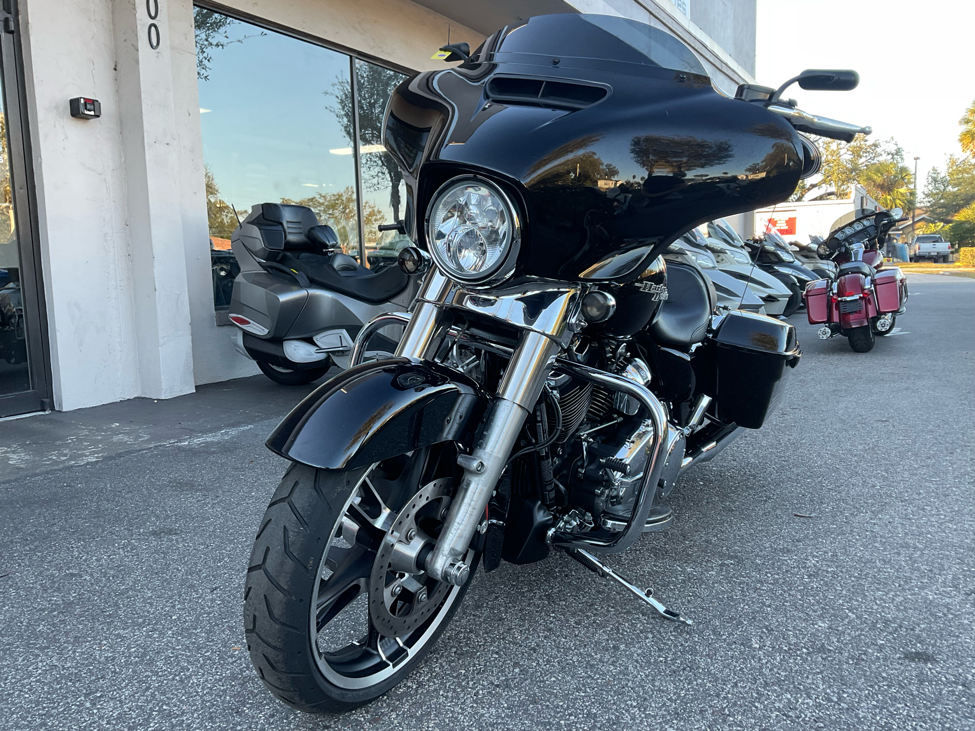 2019 Harley-Davidson Street Glide® in Sanford, Florida - Photo 3