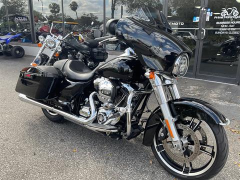 2016 Harley-Davidson Street Glide® in Sanford, Florida - Photo 5