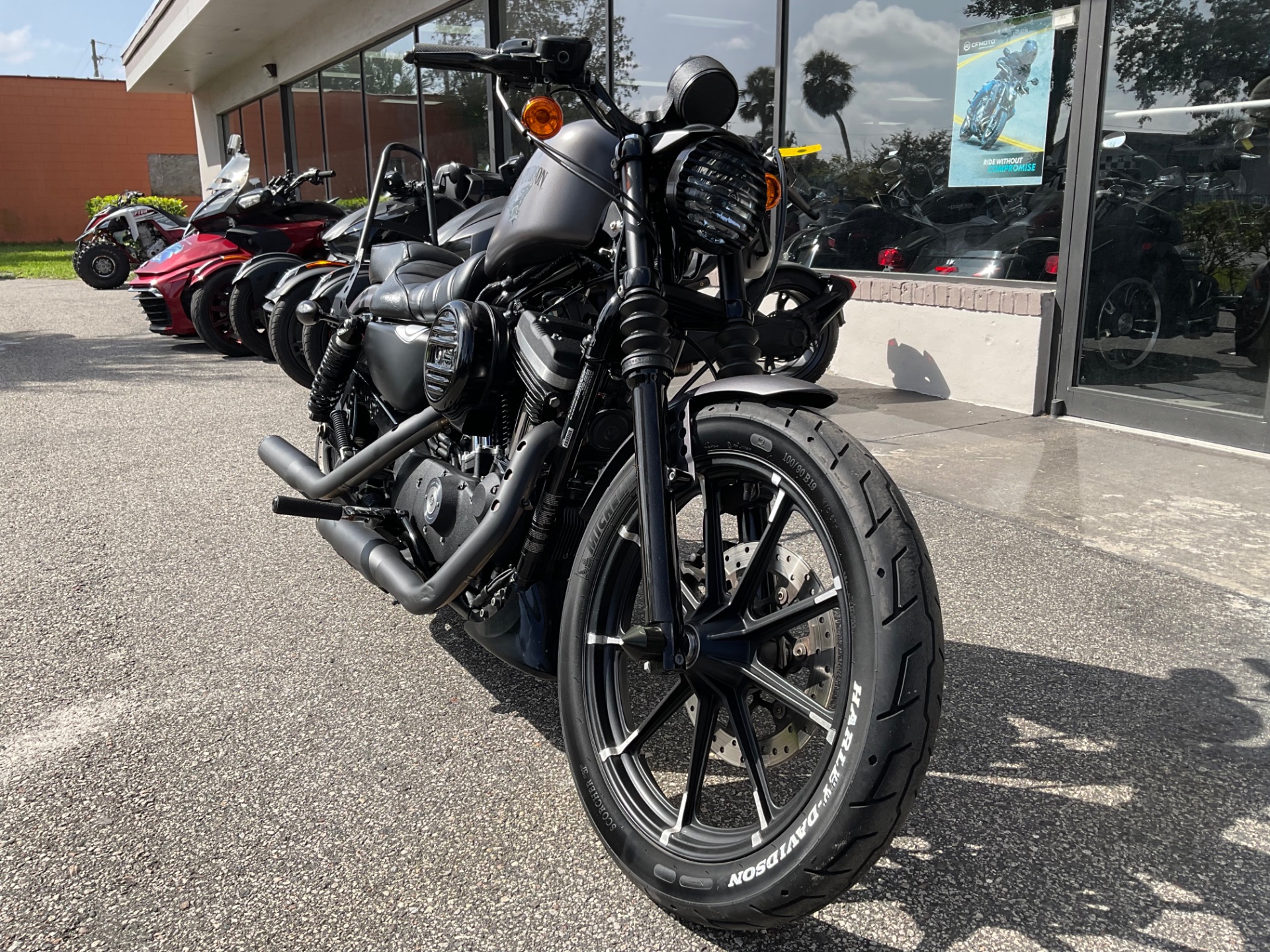 2017 Harley-Davidson Iron 883™ in Sanford, Florida - Photo 5