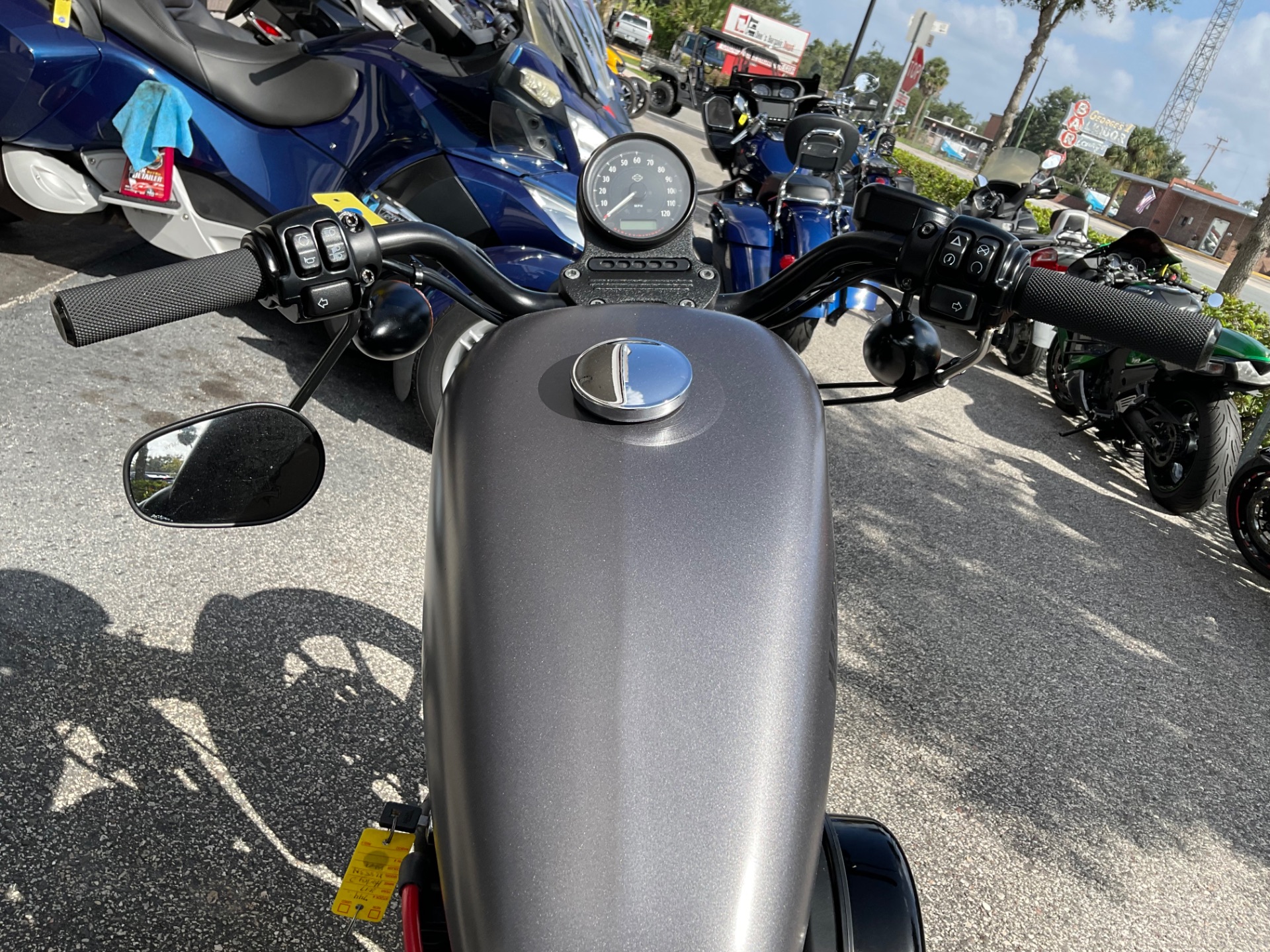 2017 Harley-Davidson Iron 883™ in Sanford, Florida - Photo 24