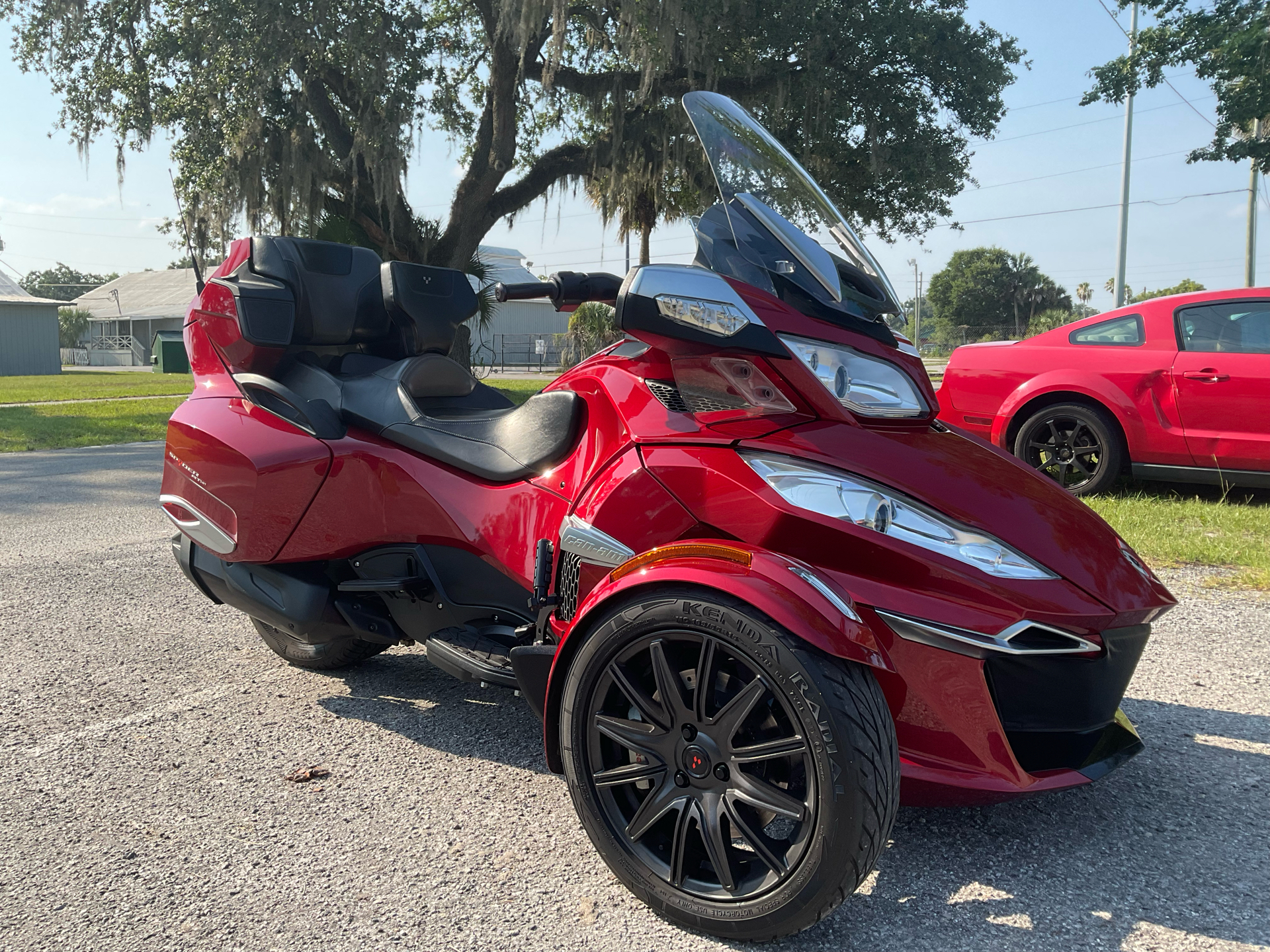2016 Can-Am Spyder RT-S SE6 in Sanford, Florida - Photo 2