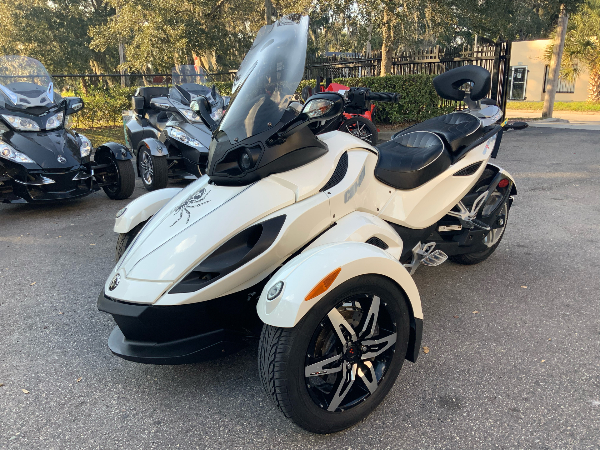 2010 Can-Am Spyder® RS-S SE5 in Sanford, Florida - Photo 2