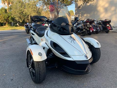 2010 Can-Am Spyder® RS-S SE5 in Sanford, Florida - Photo 5