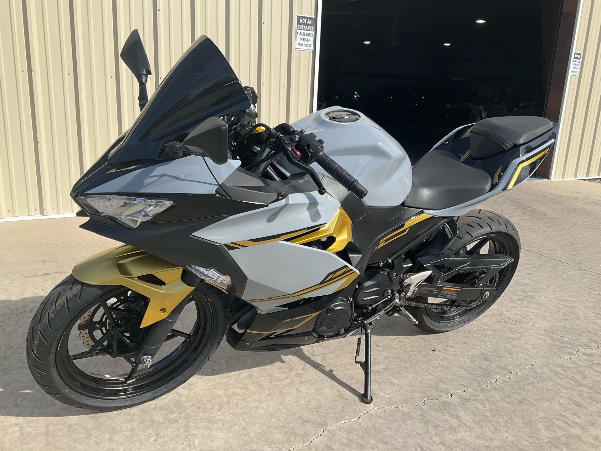 2020 Kawasaki Ninja 400 ABS KRT Edition in Lutz, Florida - Photo 2