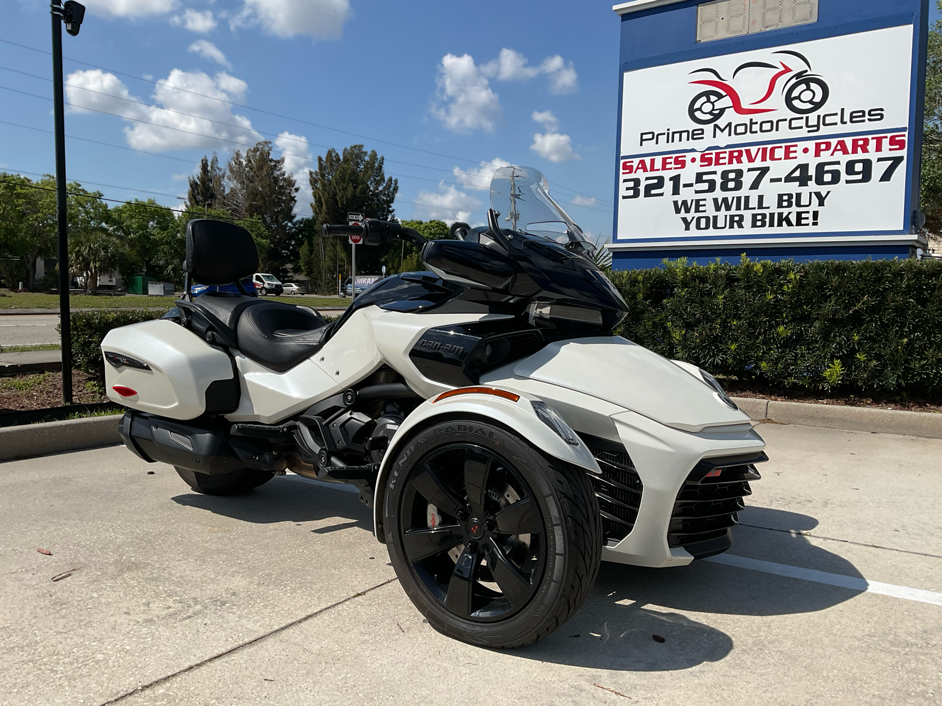 2021 Can-Am Spyder F3-T in Melbourne, Florida - Photo 2