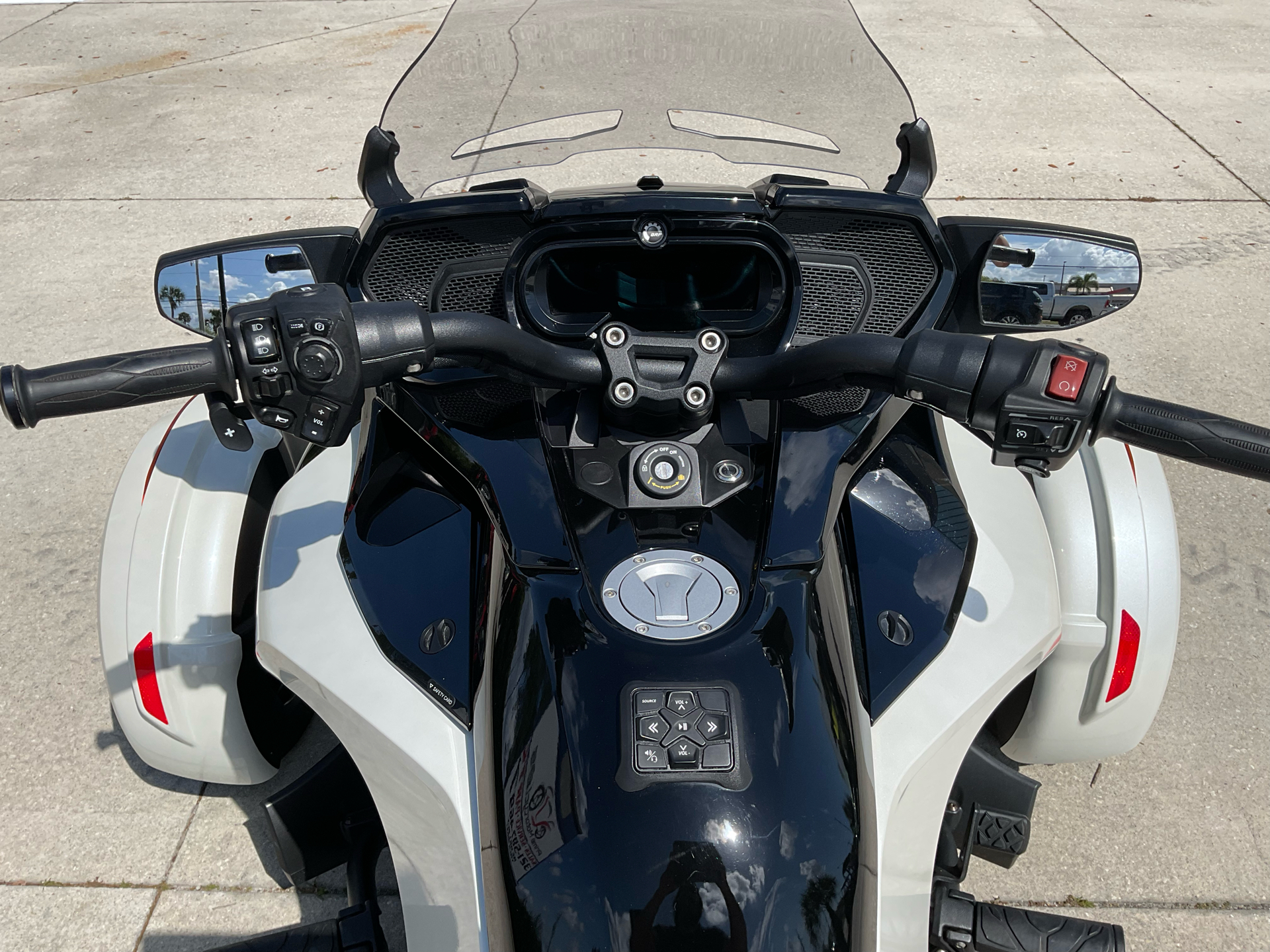 2021 Can-Am Spyder F3-T in Melbourne, Florida - Photo 17