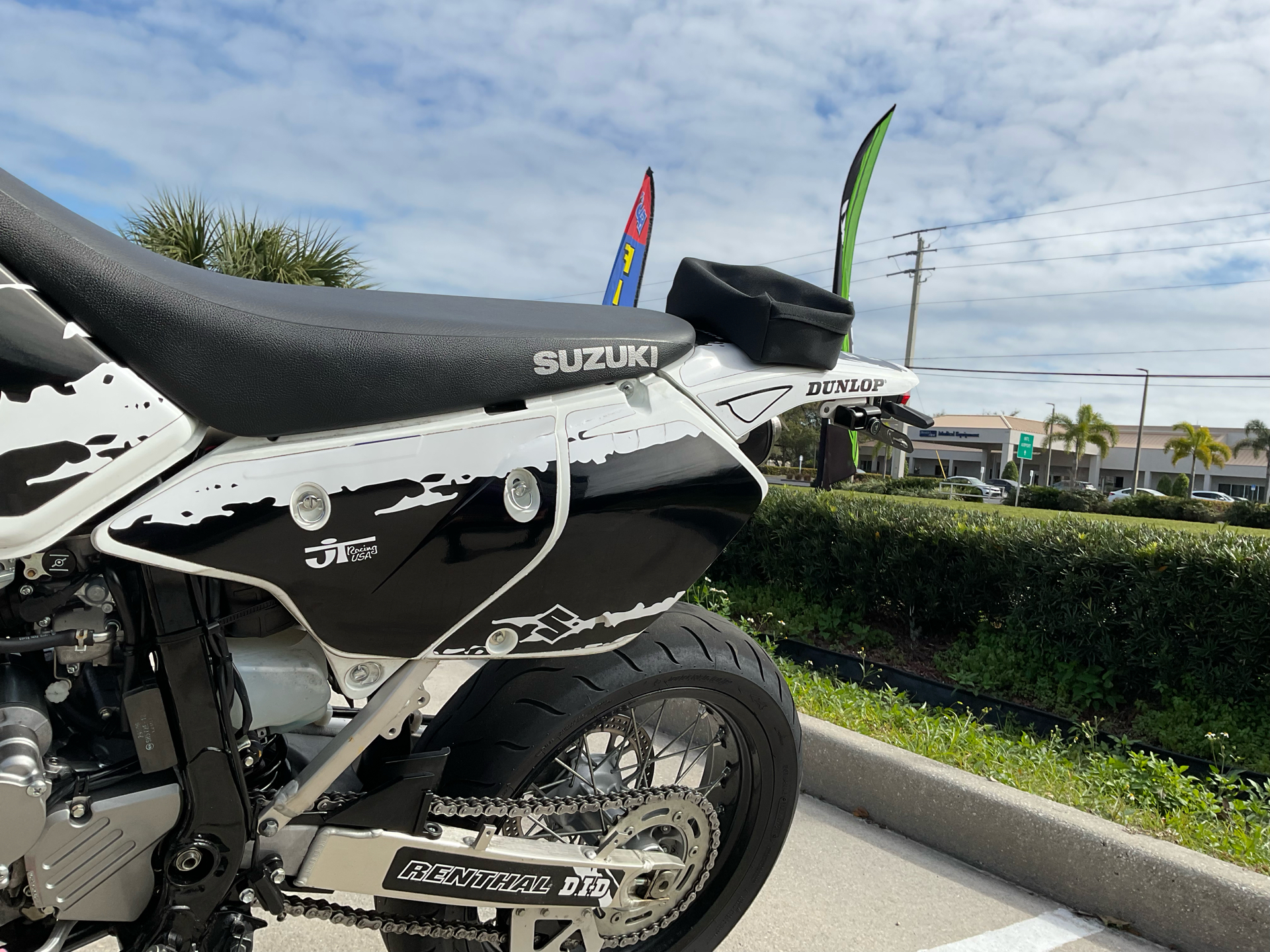 2022 Suzuki DR-Z400SM in Melbourne, Florida - Photo 17