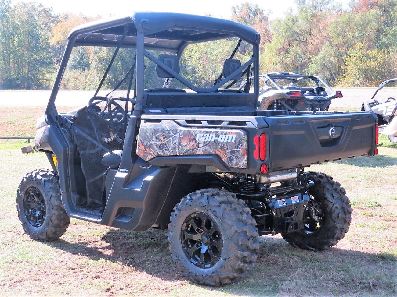 2024 Can-Am Defender XT HD9 in Mount Pleasant, Texas - Photo 5