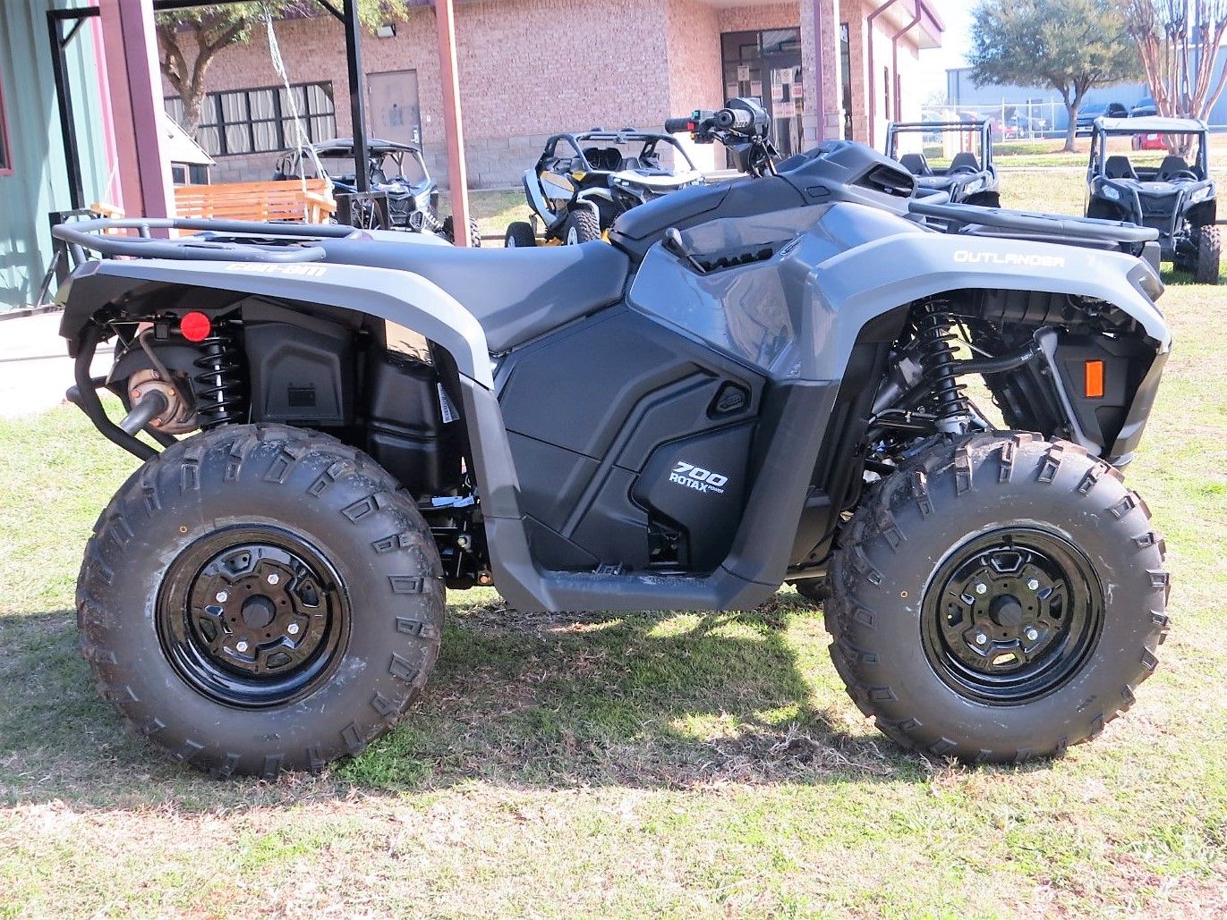 2023 Can-Am Outlander DPS 700 in Mount Pleasant, Texas - Photo 8