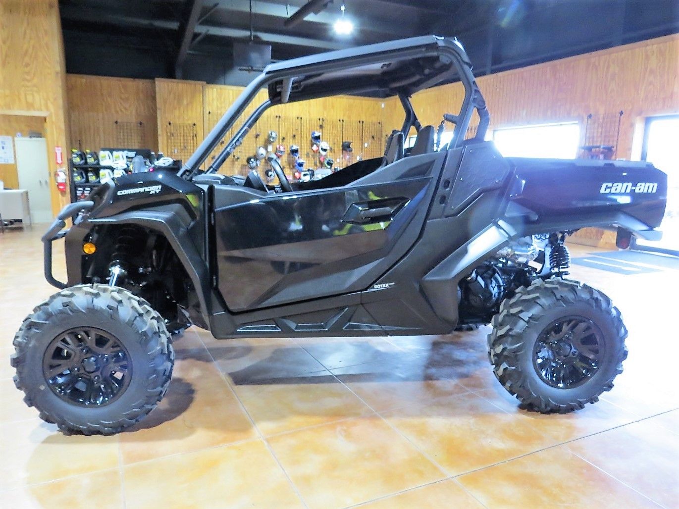 2023 Can-Am Commander XT 1000R in Mount Pleasant, Texas - Photo 4